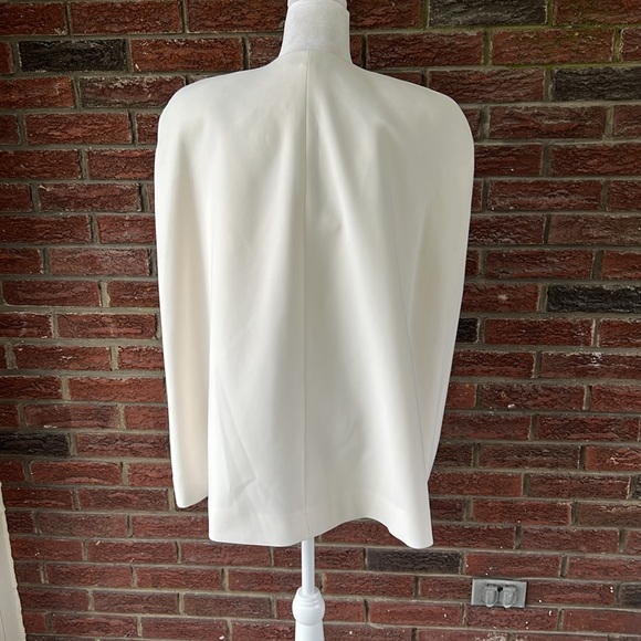 Alice + Olivia Revolve Marcia Cropped Cape Top Size 8 NWT - Picture 8 of 10